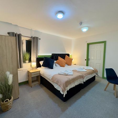 Coastal Park Accommodation Llanelli Exterior photo
