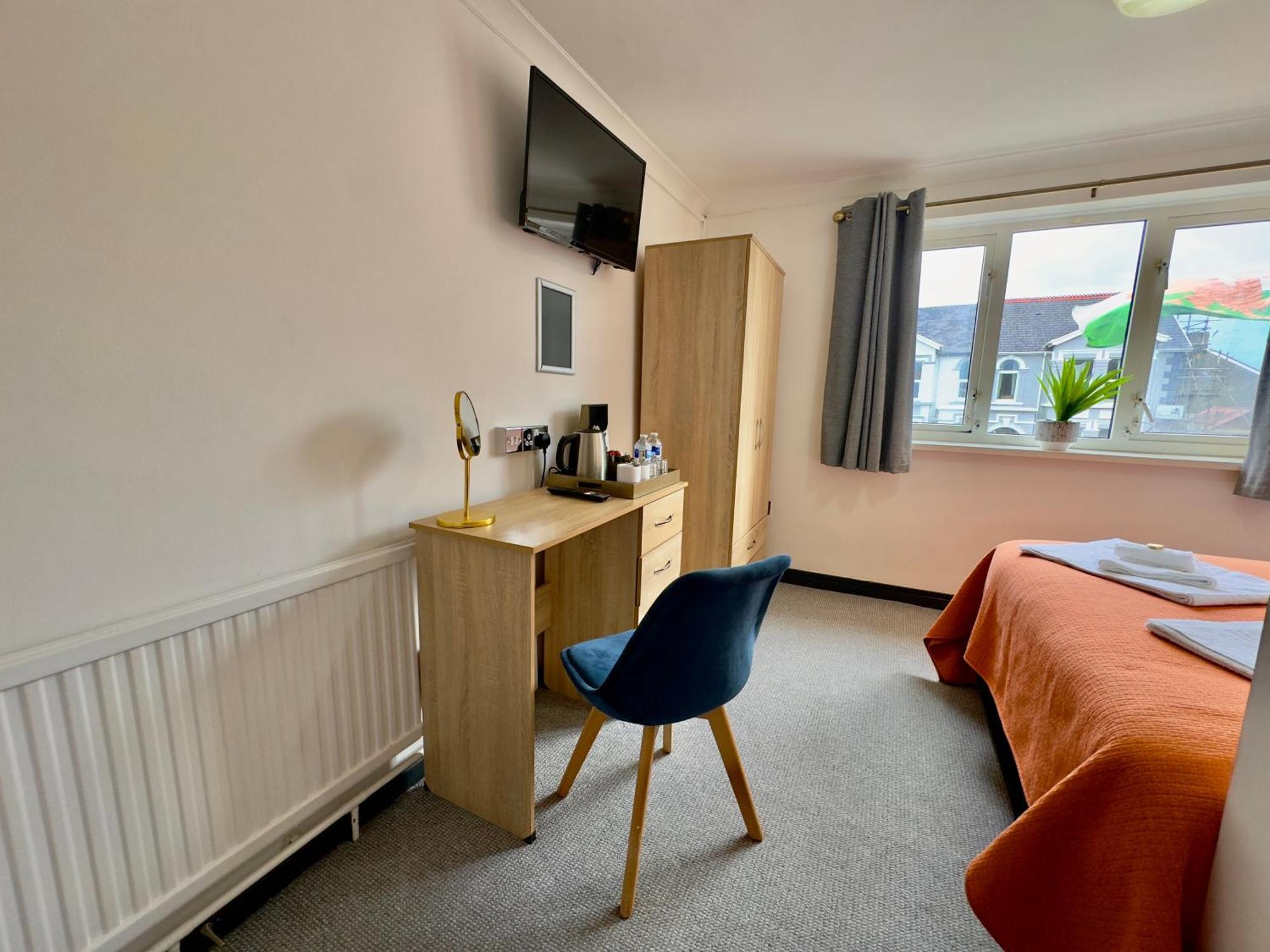 Coastal Park Accommodation Llanelli Exterior photo
