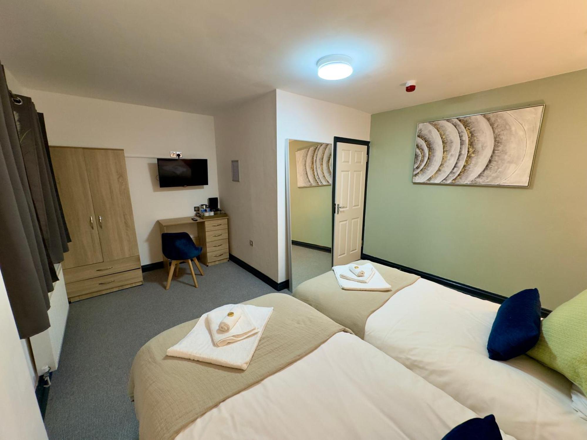 Coastal Park Accommodation Llanelli Exterior photo