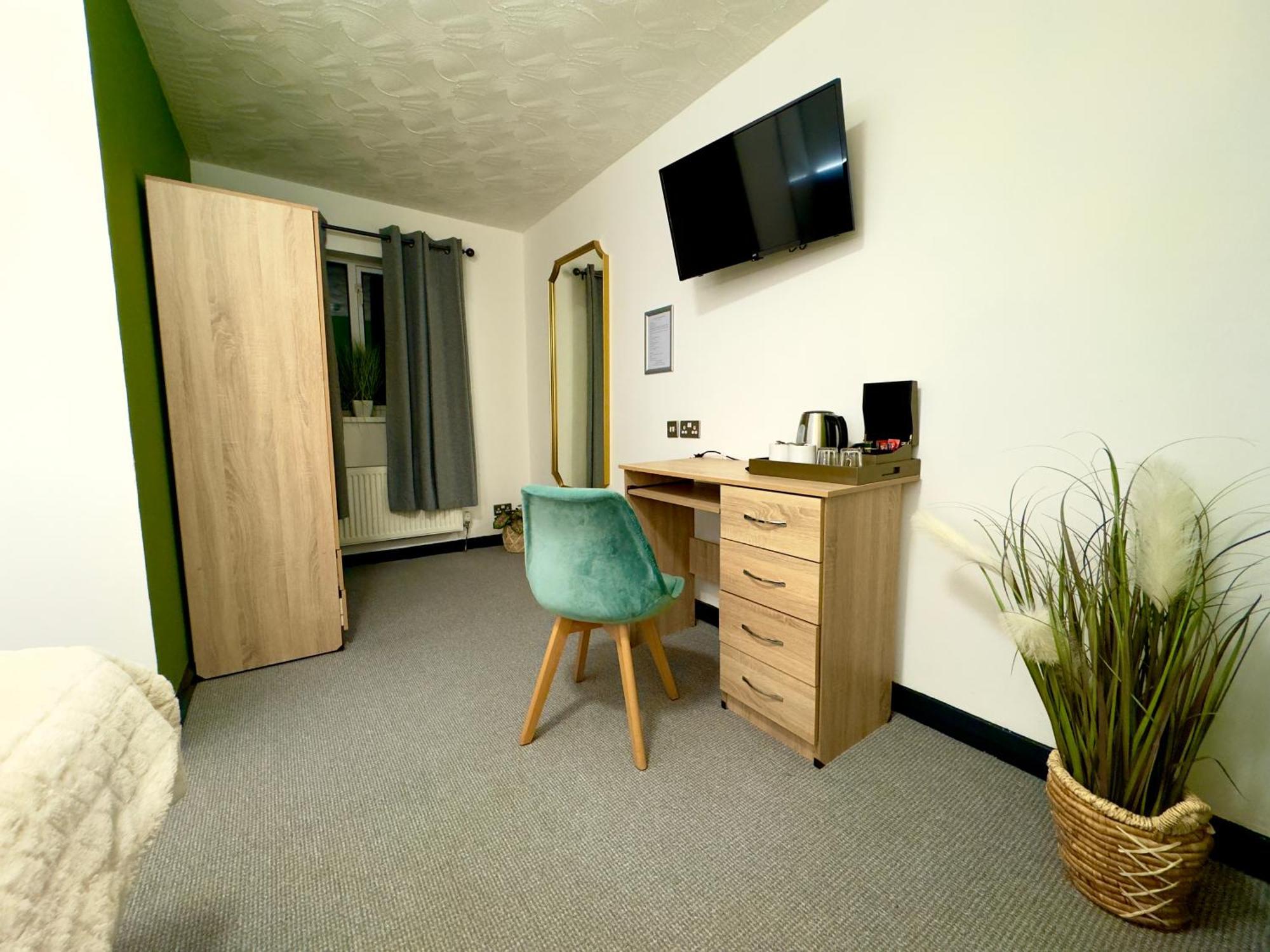 Coastal Park Accommodation Llanelli Exterior photo